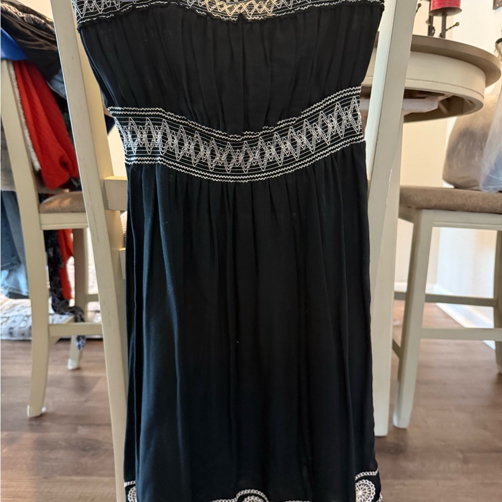 Elegant Black Lace Trim strapless blouse